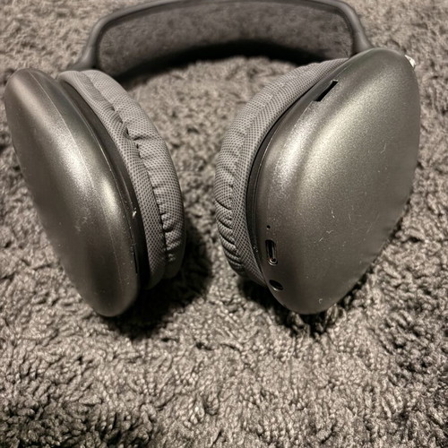 Bluetooth headphones new with cable