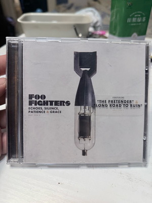 Foo Fighters Echoes, Silence, Patience & Grace CD used, metal