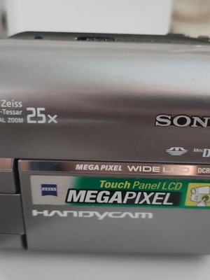 Sony Handycam DCR-HC62 MiniDV camcorder for parts or repair