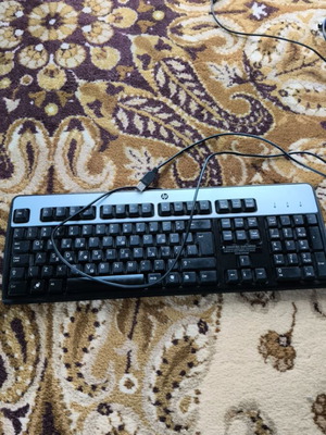 HP USB keyboard used with Greek characters and broken stand
