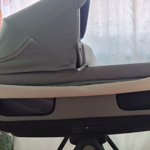 Inglesina Electa port bebe khaki with mattress like new