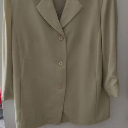 Oris women's suit like new, beige