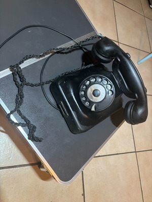 Συλλεκτικό επιτραπέζιο τηλέφωνο Siemens σαν καινούργιο, βακελίτης με πλεκτό καλώδιο