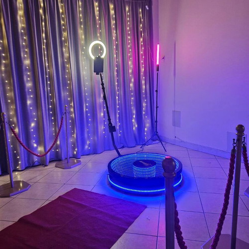 360 Video/Photo Booth 100cm Glass like new with accessories