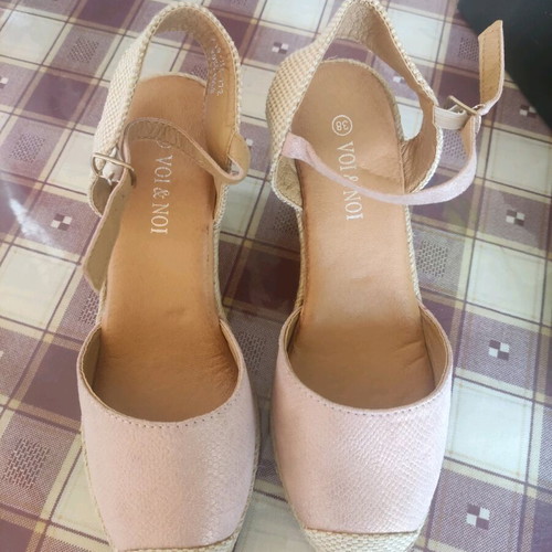 Voi Noi shoes size 38 pink shiny like new