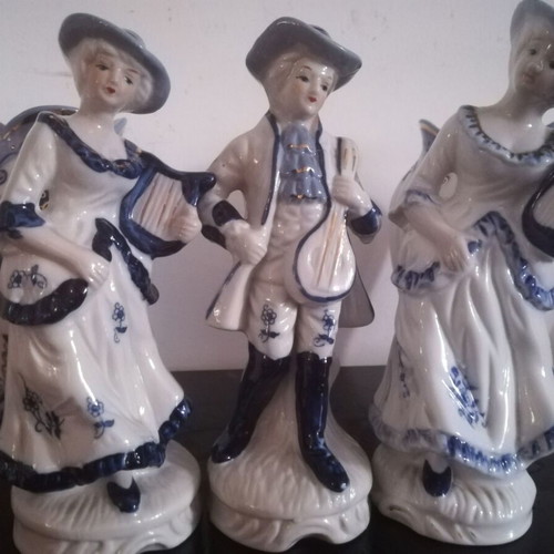 Set of two decorative vases and three figurines