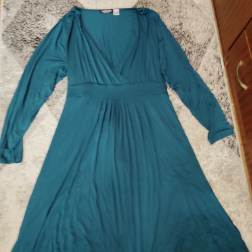 Women's dress size 9XL, like new
