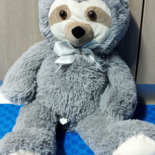 Plush Sloth like new