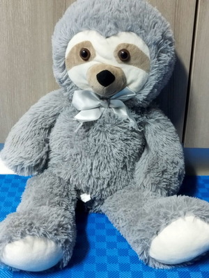 Plush Sloth like new