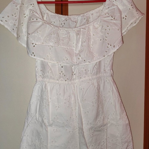 White Bershka one-piece shorts like new with belt and off-shoulder size M