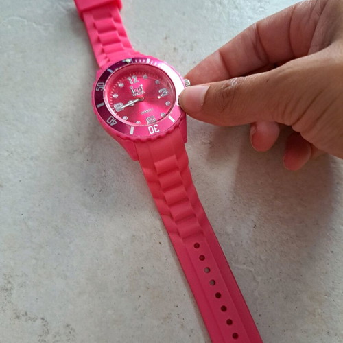 Pink watch like new without battery
