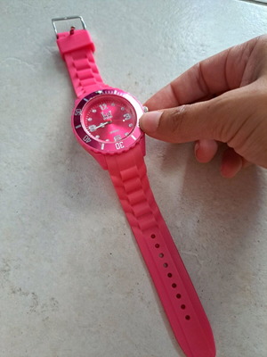 Pink watch like new without battery