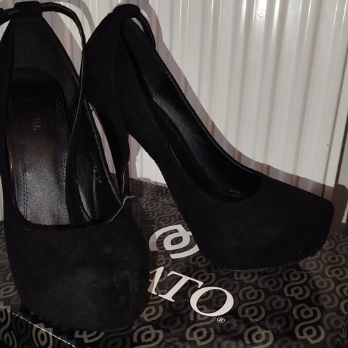 Migato black pumps size 37