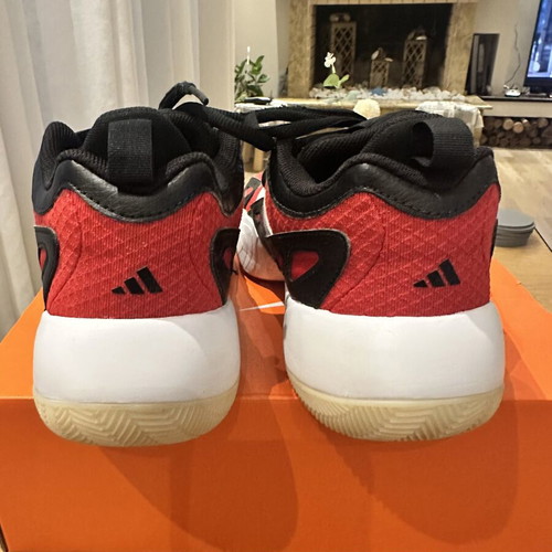 Adidas Trae Unlimited 2 Low basketball shoes like new, size 44