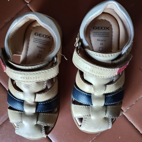 Geox children's sandals, size 25, tan