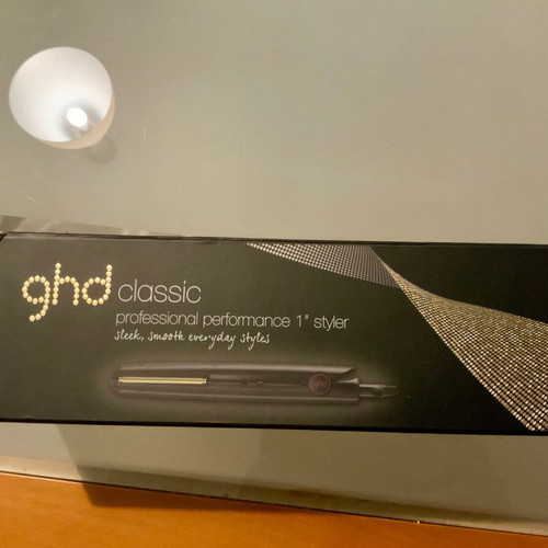 GHD Classic Professional Styler hair straightener like new
