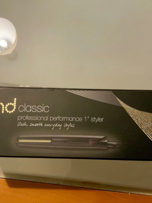 GHD Classic Professional Styler hair straightener like new
