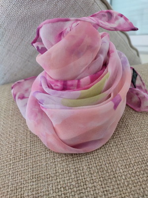 Silk scarf 100% silk in pink shades new