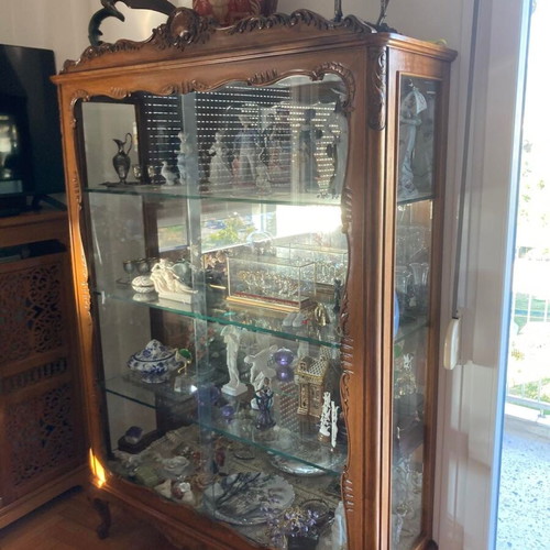 Showcase like new
