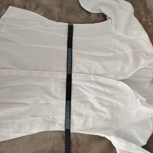 White cotton shirt like new with separated defect