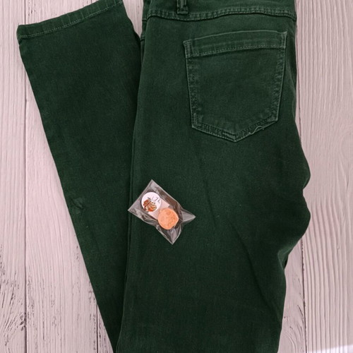 Stradivarius women's green slim fit jeans used, elastic fabric
