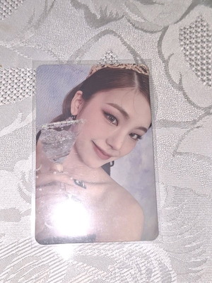Yeji Itzy Official Photo Card Checkmate like new