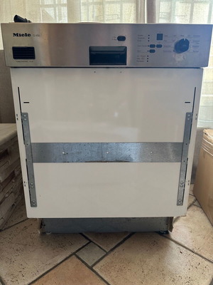 Miele G 656 built-in dishwasher used, needs water pump repair