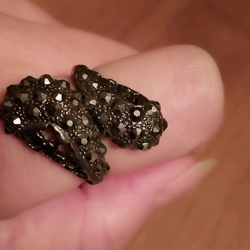 Vintage ring like new, black