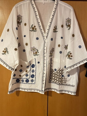 Zara embroidered shirt plus size, like new, beige multicolor