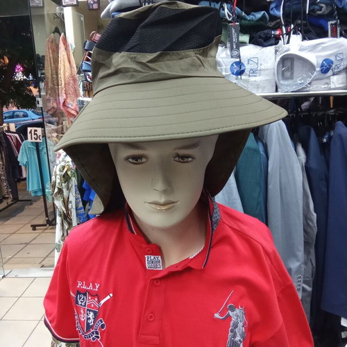 Round sun hat new, green with neck cover and tightening cord