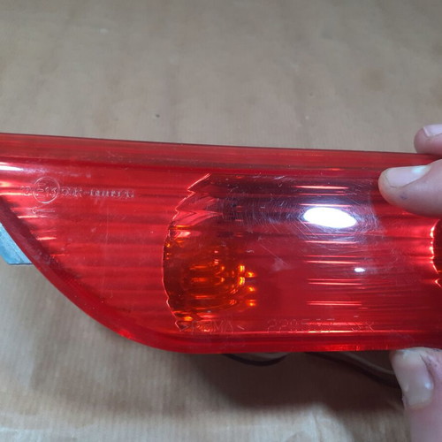 Piaggio Vespa Triom Rear Light used 338699Sx (12 E13 50R-000926)