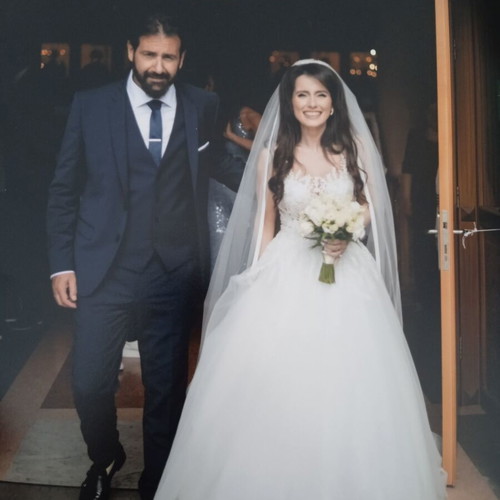 Wedding dress new, size S adjustable to XL, with veil and petticoat