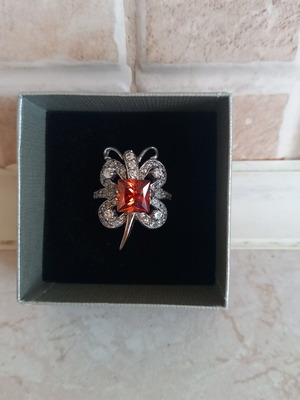 Silver butterfly ring with large and small stones new