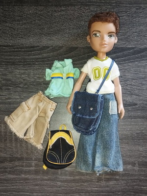 Bratz Boy Dylan doll like new, missing shoes and accessories