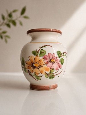 Vase with ornate floral motif vintage from Samos, like new, 12cm