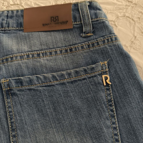 Denim shorts used, size S with gold buttons