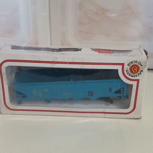Hopper wagon HO scale Bachman used