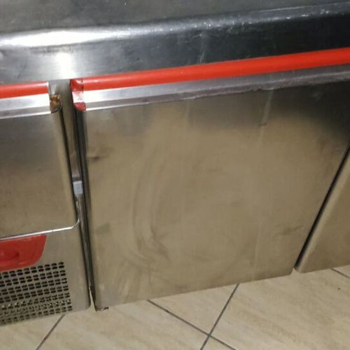 Counter refrigerator with 2 doors and 1 drawer like new