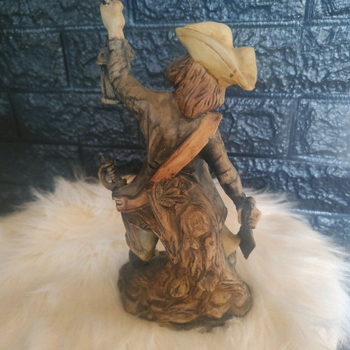 Vintage pirate figurine in excellent condition 22x14cm