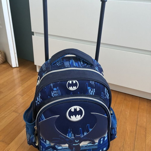 Batman kindergarten trolley bag with glow-in-the-dark details