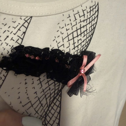 Rococo white t-shirt with Swarovski like new, size M