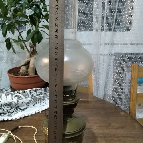 Table lamp oil type electric, like new, height 42 cm