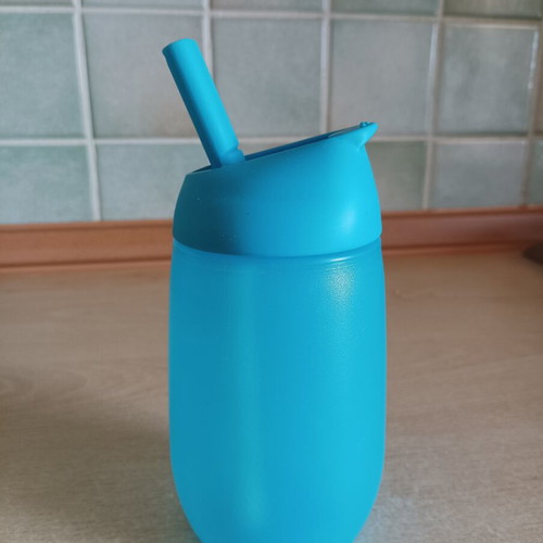 Munchkin toddler cup like new with silicone straw 296ml