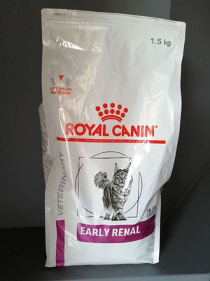 Royal Canin Veterinary Early Renal dry food for adult cats used