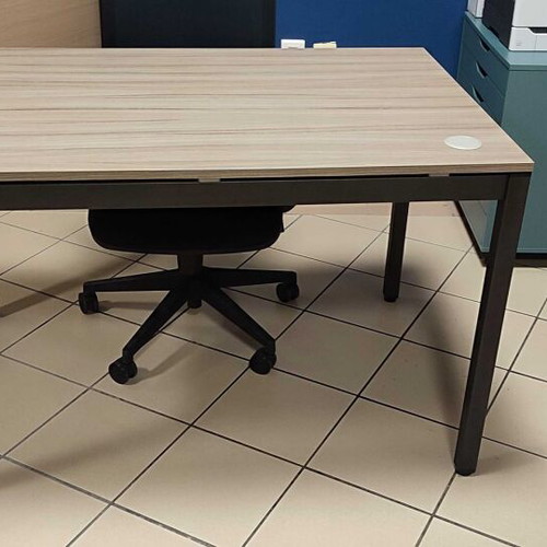 Γραφείο Sigma σαν καινούργιο με επιφάνεια μελαμίνης 120x80cm