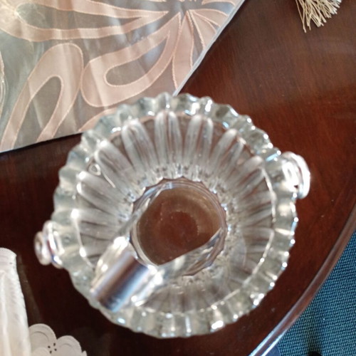 Ice bucket with tongs like new