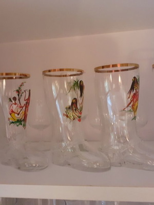 Vintage beer glasses with Honolulu girls designs, new, set of 5