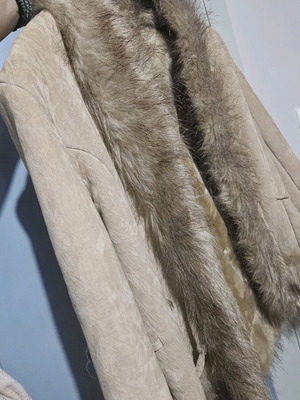 Guess coat like new with fur and suede beige women's outerwear