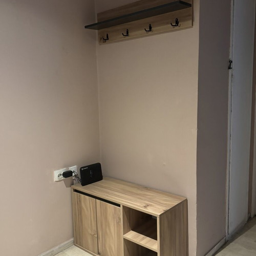 Entryway furniture set with shoe rack and wall hanger like new