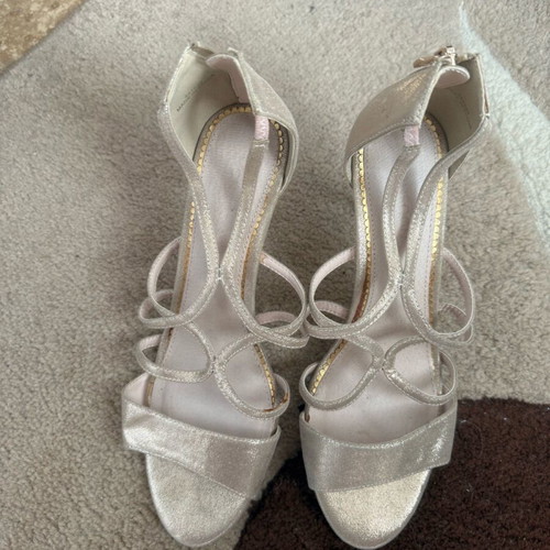 Sandals used, size 39, beige